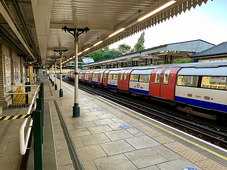 high barnet station