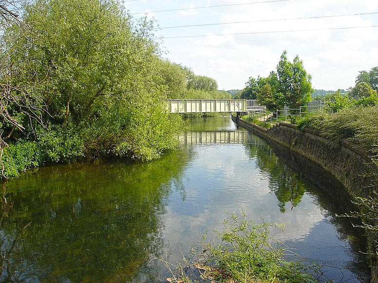 river lea below enfield lock